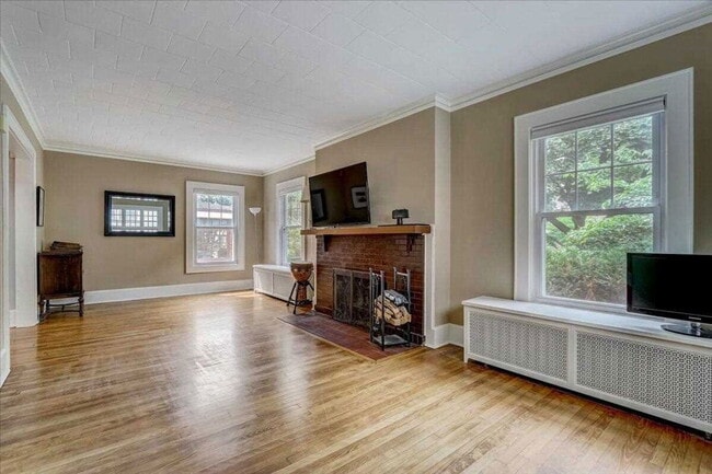 property at 3028 N Murray Ave
