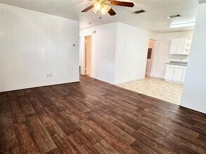 13116 White Settlement Rd in Fort Worth, TX - Building Photo - Building Photo