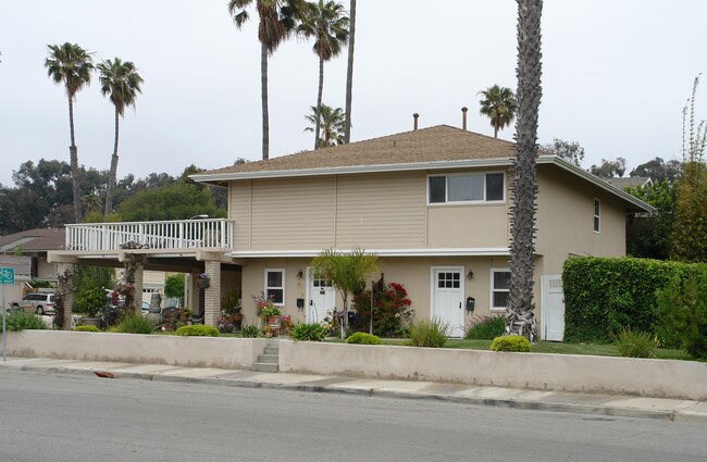 996-998 Sandpiper Ct in Ventura, CA - Foto de edificio - Building Photo