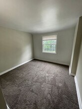 422-426 Cedar Dr in Coraopolis, PA - Building Photo - Building Photo