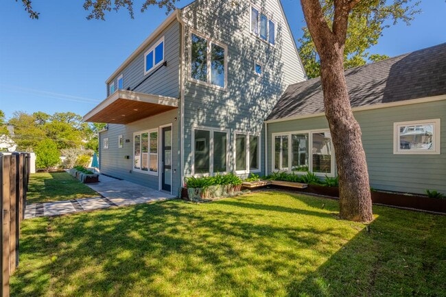 2105 Enfield Rd in Austin, TX - Building Photo - Building Photo