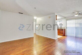 3626 Hallelujah Ct in Carmichael, CA - Foto de edificio - Building Photo