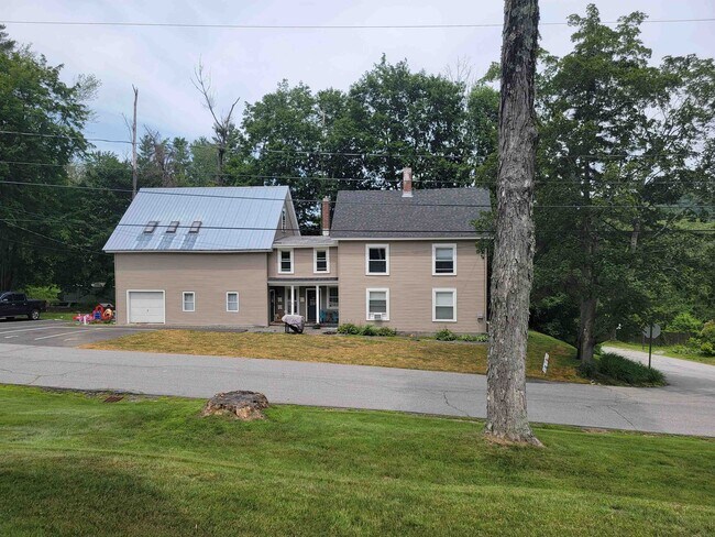 80 Prospect St in Bristol, NH - Building Photo - Building Photo