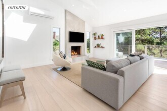 6 Castle Ct in Amagansett, NY - Building Photo - Building Photo