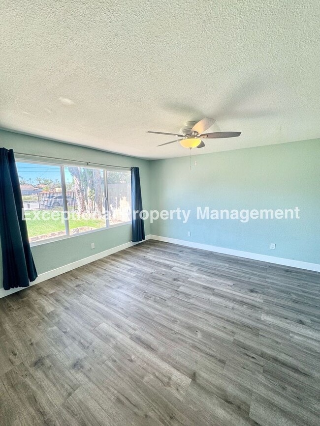 9513 Tamarind Ave in Fontana, CA - Building Photo - Building Photo