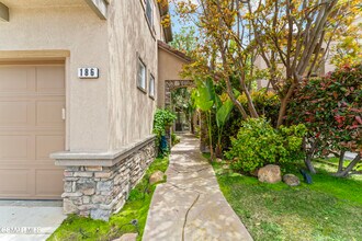 186 Parkside Dr in Simi Valley, CA - Building Photo - Building Photo