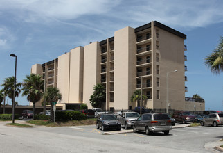 Las Brisas Condominiums in Jacksonville Beach, FL - Building Photo - Building Photo