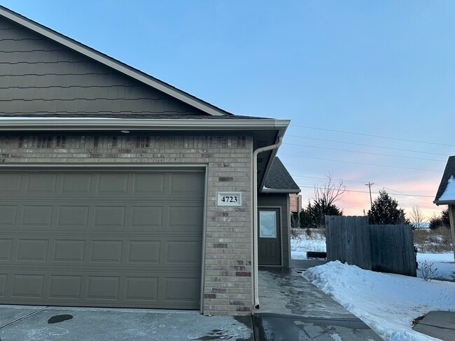 4723 N Hillside Ct in Wichita, KS - Building Photo - Building Photo