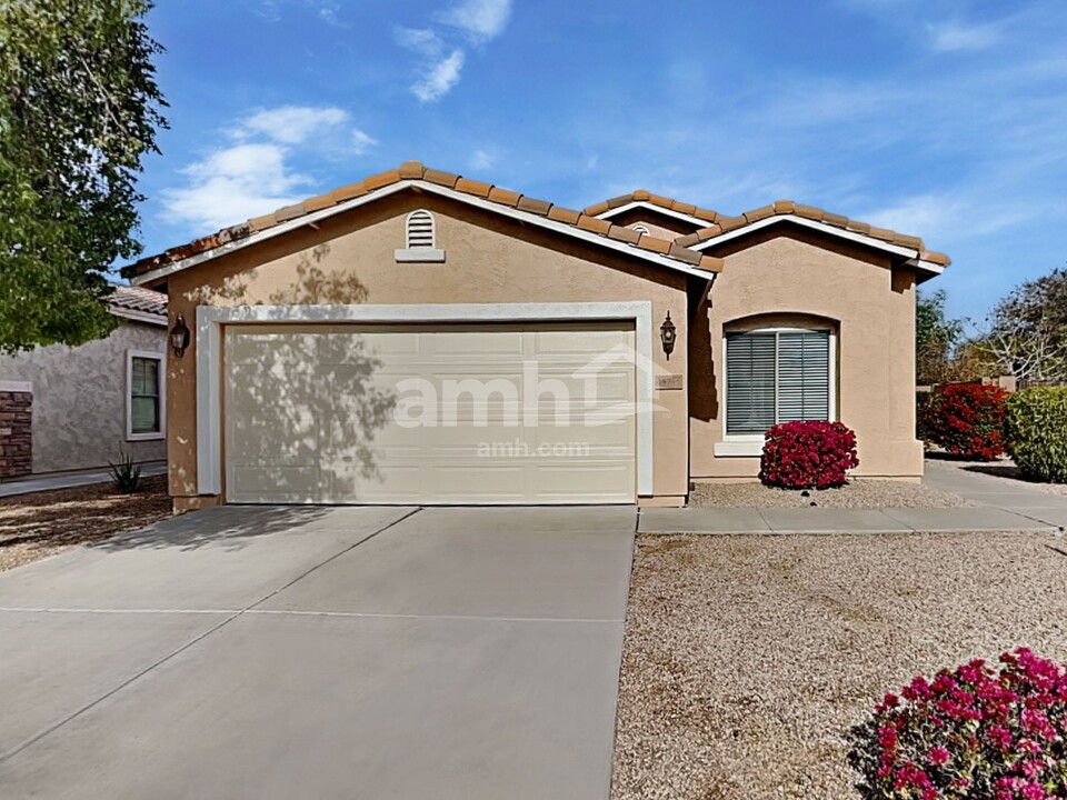 44744 W Paitilla Ln in Maricopa, AZ - Building Photo