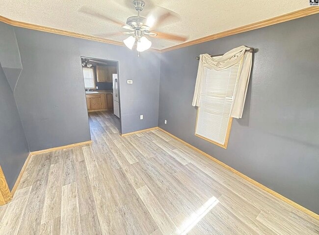 1316 E 8th Ave in Hutchinson, KS - Building Photo - Building Photo