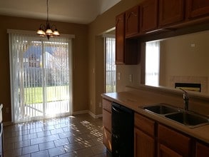 9049 Marquis Dr in Miamisburg, OH - Building Photo - Building Photo