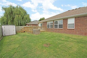 3803 SW Surrey Ave in Bentonville, AR - Building Photo - Building Photo