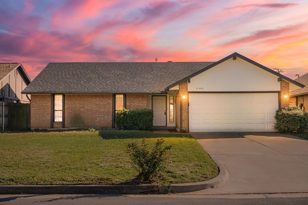 8408 NW 109th St in Oklahoma City, OK - Building Photo