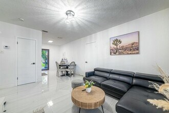 1329 NW 4th Ave in Fort Lauderdale, FL - Building Photo - Building Photo