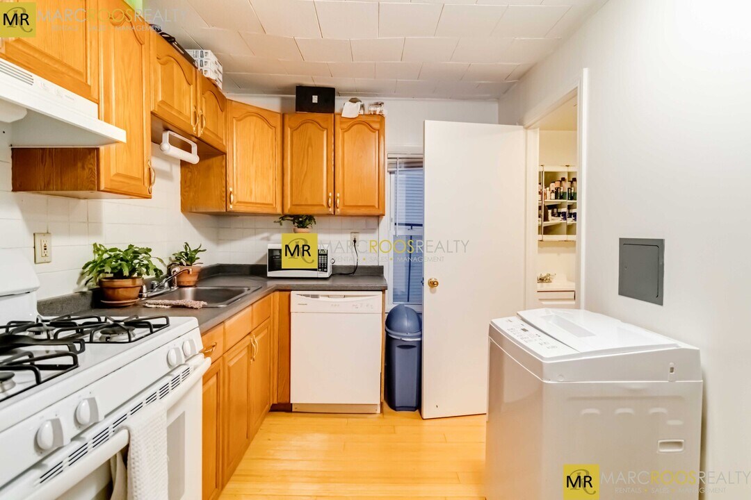 293 Elm St, Unit Elm St #2 in Cambridge, MA - Building Photo
