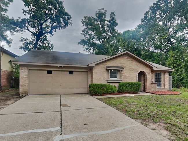 property at 3327 Sycamore Springs Dr