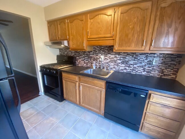 502 College Park Dr in Coraopolis, PA - Building Photo - Building Photo