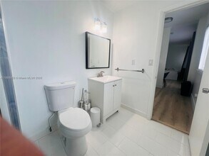 842 Meridian Ave in Miami Beach, FL - Building Photo - Building Photo
