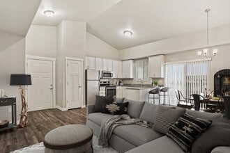 Hampton Place in North Salt Lake, UT - Foto de edificio - Building Photo