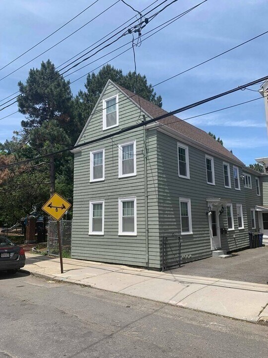 117 Gore St, Unit 1 in Cambridge, MA - Foto de edificio