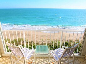 10102 S Ocean Dr, Unit 703 in Jensen Beach, FL - Building Photo