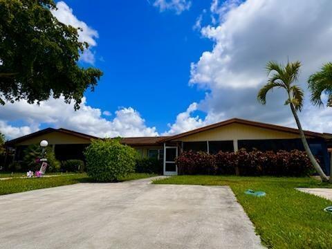 5753 Doris Ct in Delray Beach, FL - Foto de edificio