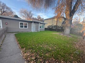 5460 Traffic Way in Atascadero, CA - Building Photo