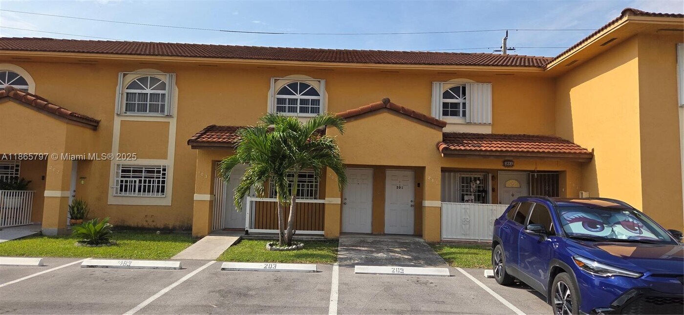 7626 W 34th Ln in Hialeah, FL - Building Photo