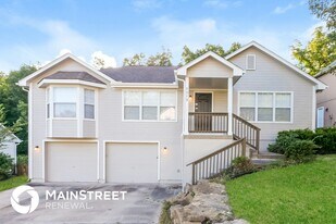 5213 S Powell Ave in Blue Springs, MO - Building Photo