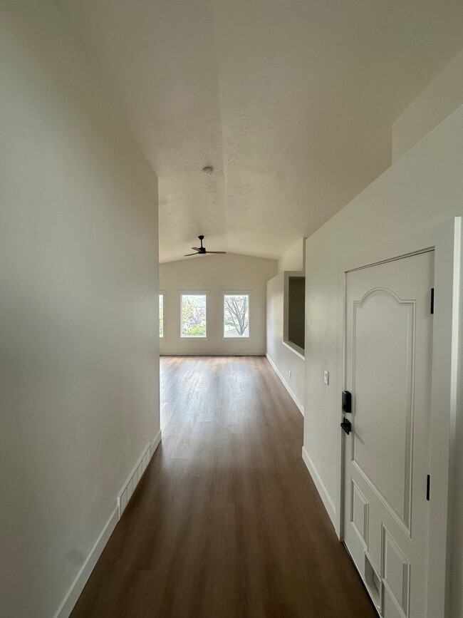 4433 Mankato St in Riverton, UT - Building Photo - Building Photo
