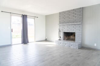 1421 S Yorktown St in Ridgecrest, CA - Building Photo - Building Photo