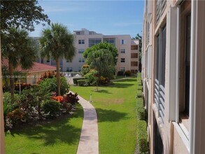 1541 S Ocean Blvd in Pompano Beach, FL - Building Photo - Building Photo