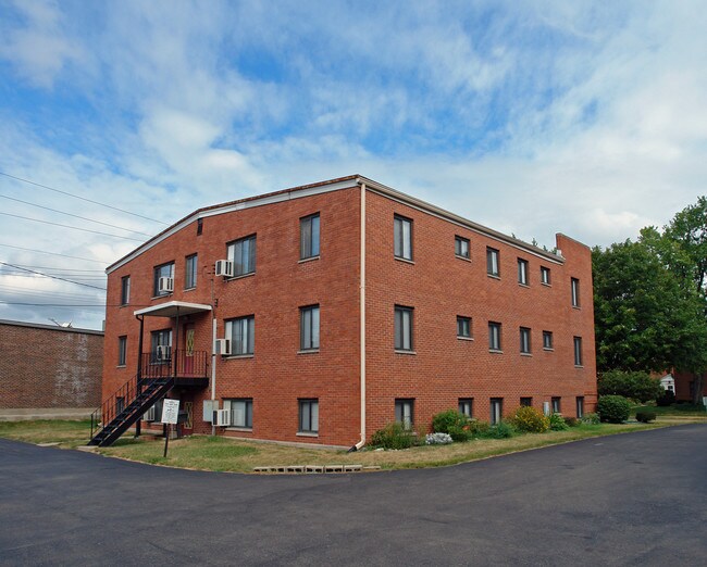 100 Lewiston Rd in Dayton, OH - Building Photo - Building Photo