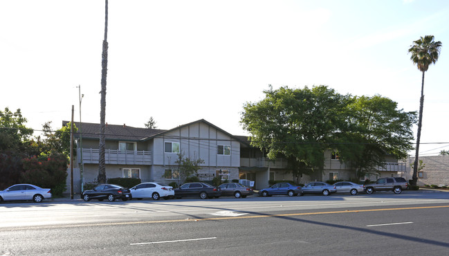 Valley Manor Apartments in San Jose, CA - Building Photo - Building Photo