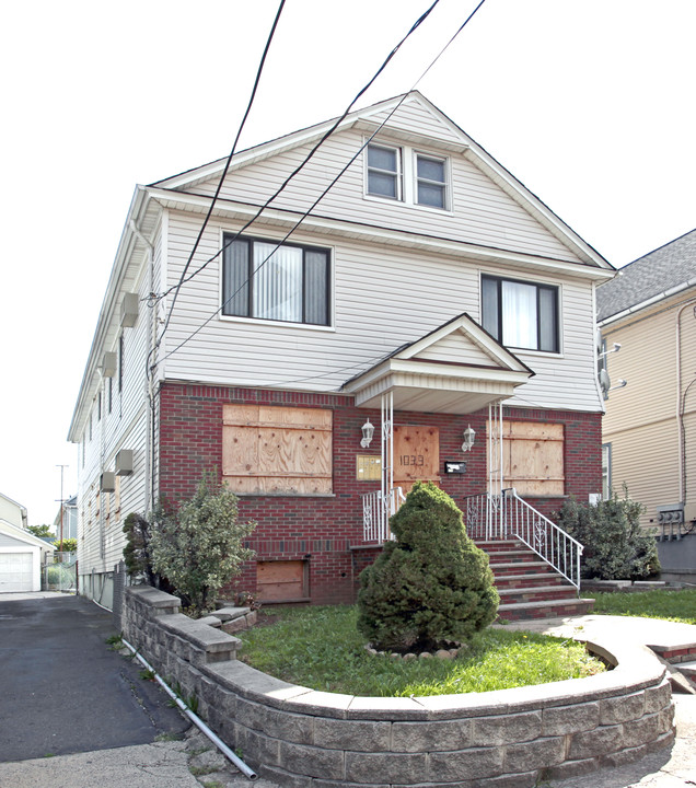 1033 Kilsyth Rd in Elizabeth, NJ - Building Photo