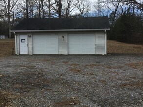 1097 Jordan Rd in Lyman, SC - Foto de edificio - Building Photo