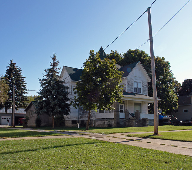 614 E Washington St in Sandusky, OH - Building Photo - Building Photo