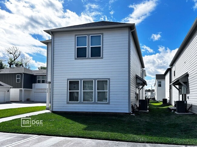 430 Huisache St in Lake Jackson, TX - Building Photo - Building Photo