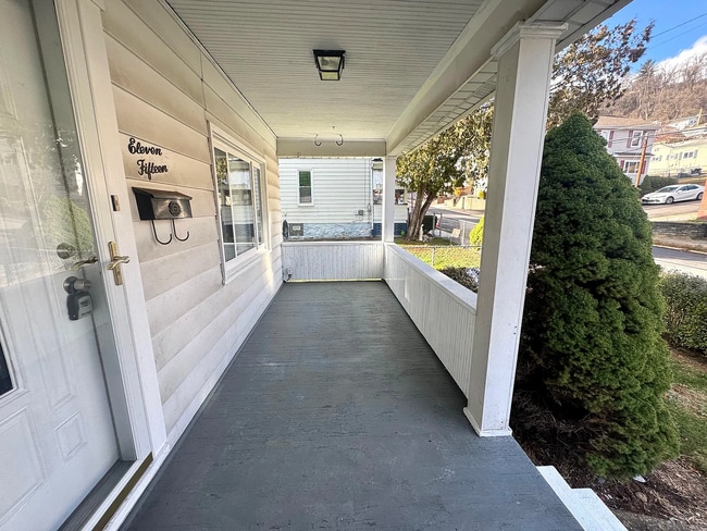 1115 Woodward Ave in Mckees Rocks, PA - Building Photo - Building Photo