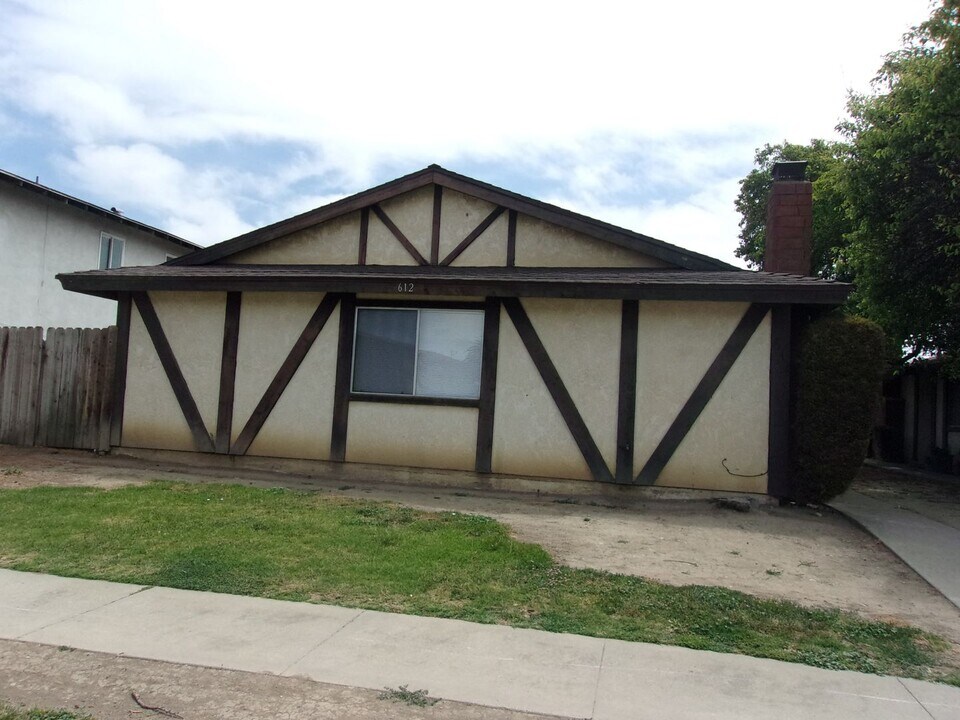 612 N 4th St in Lompoc, CA - Building Photo