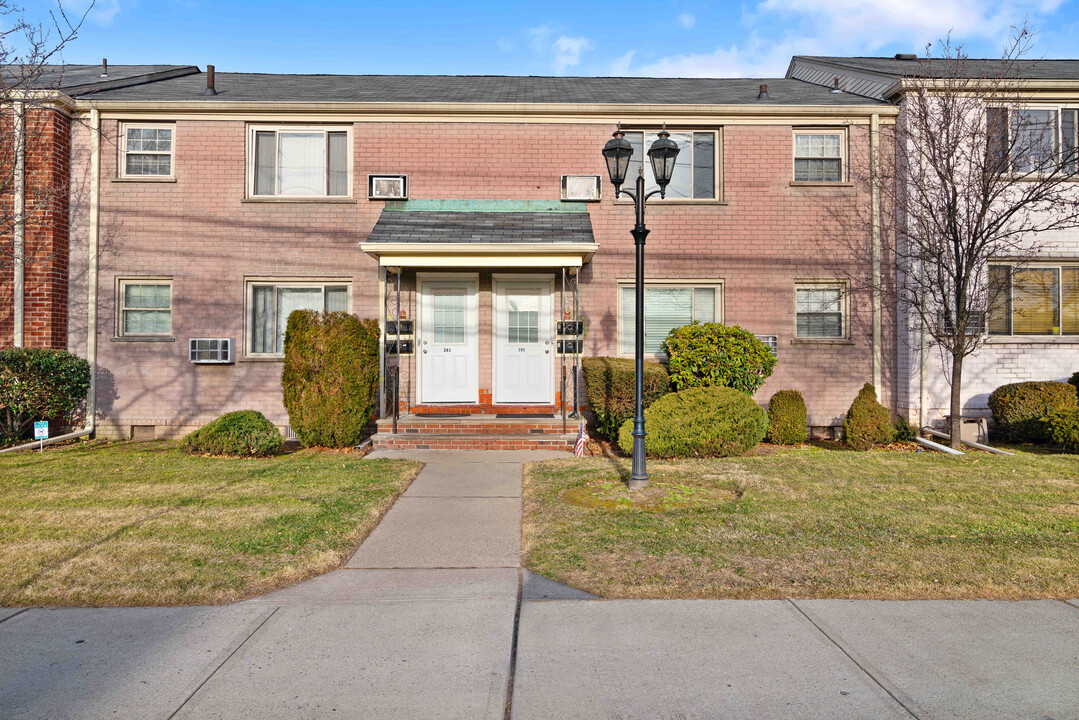 285 Hackensack St, Unit 85B in Wood Ridge, NJ - Foto de edificio