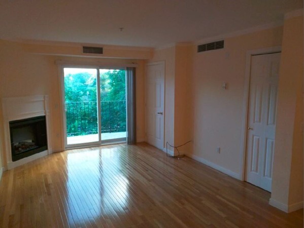 60 Broadlawn Park, Unit 3c in Boston College, MA - Building Photo - Building Photo