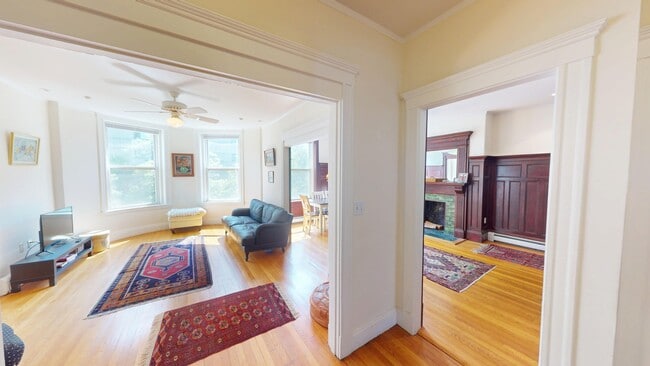 95 Centre St, Unit 3