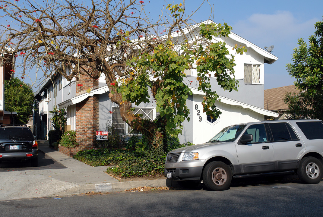 829 S Flower St in Inglewood, CA - Building Photo