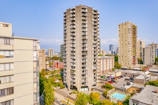 Hendry House in Vancouver, BC - Building Photo
