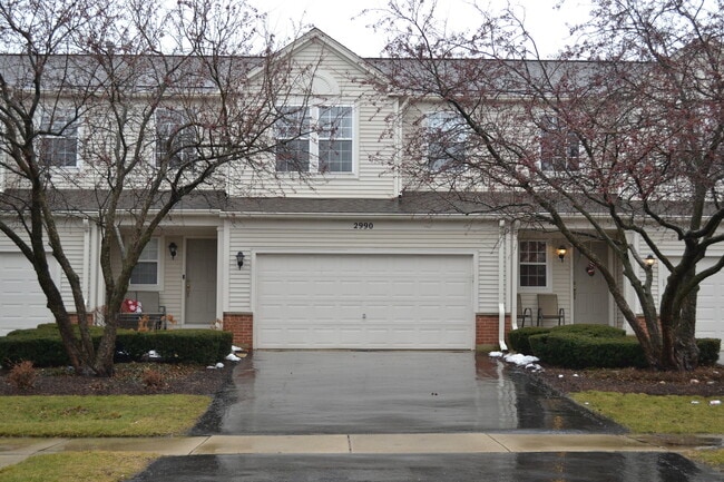 property at 2990 Peachtree Cir