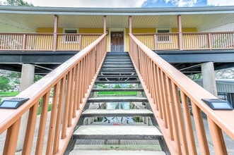 302 Palm Dr in Liverpool, TX - Building Photo - Building Photo