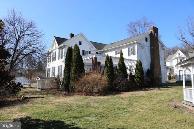 property at 627 Hammonds Mill Rd