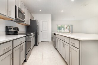 176 Citrine Loop in Kissimmee, FL - Foto de edificio - Building Photo