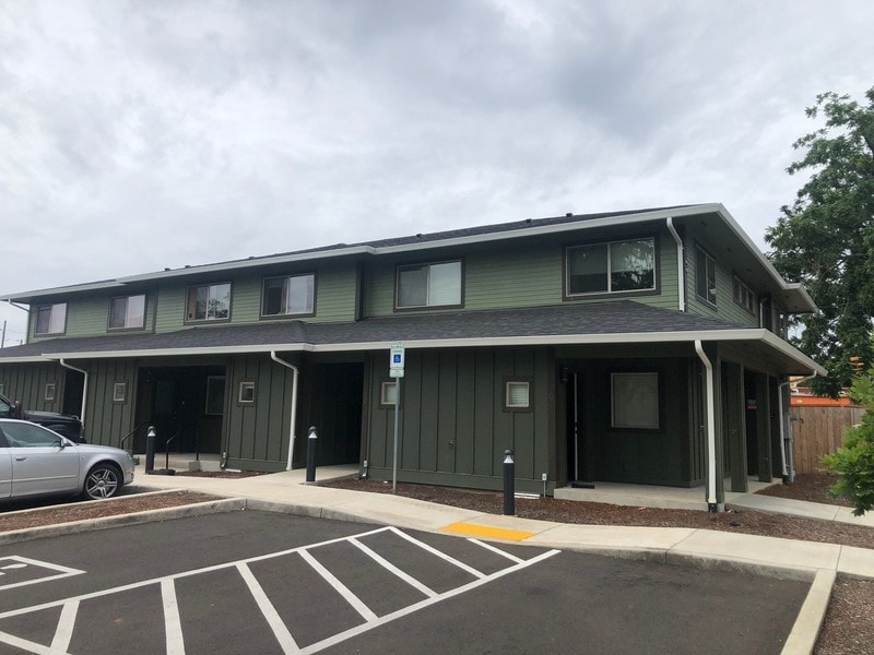 8300 SE Flavel St in Portland, OR - Building Photo